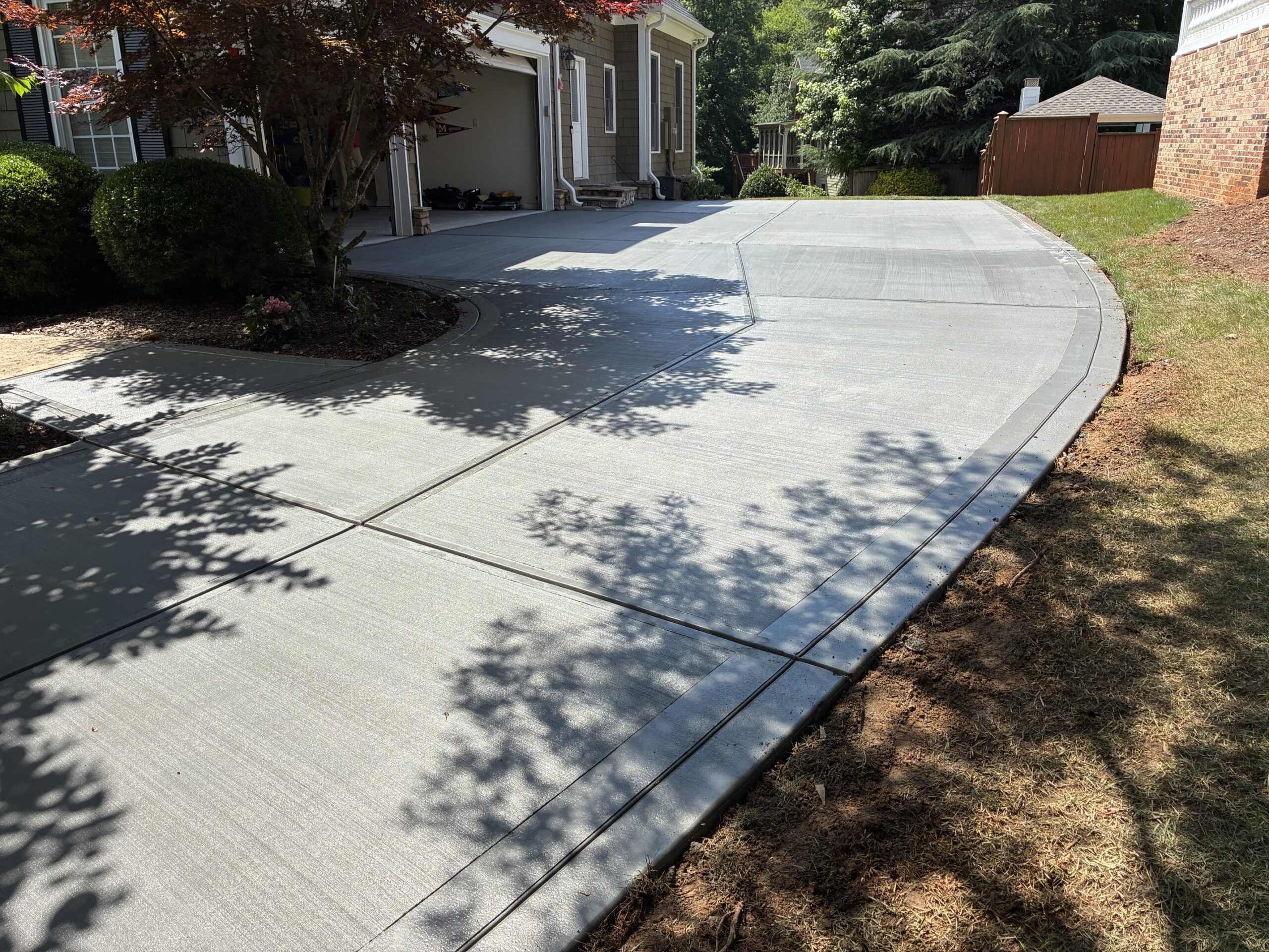 finished-concrete-driveway-marietta-ga.jpg
